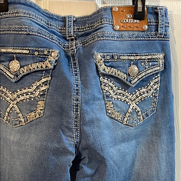Stylish Blue Cropped Jeans - Picture 8 of 10